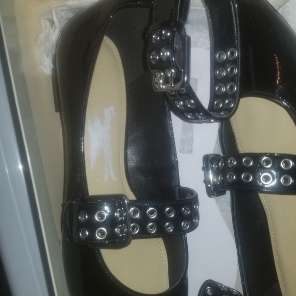 NEW MARC FISHER POINTED TOE FLATS 8.5!!! - Picture 8 of 8